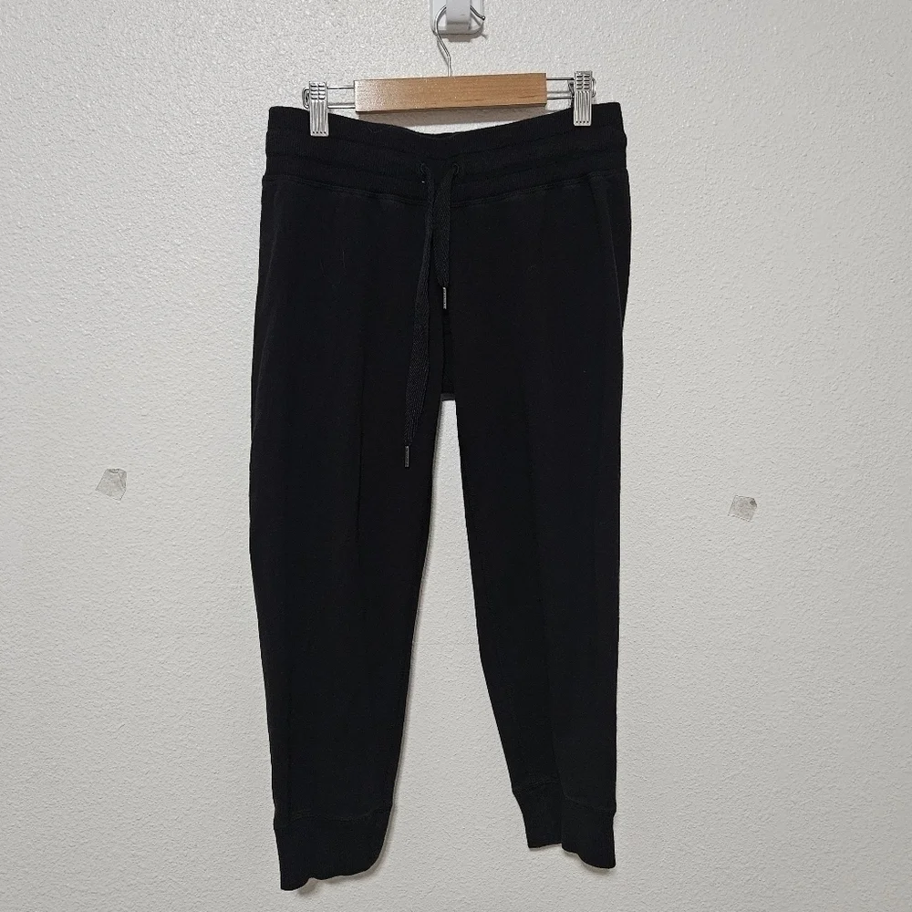 Lululemon cropped jogger style pants size 4
